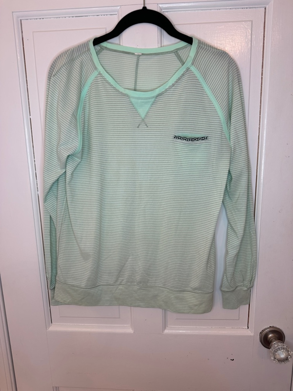 Lululemon Light Mint Striped Women’s Long Sleeve Tshirt size 4 EUC